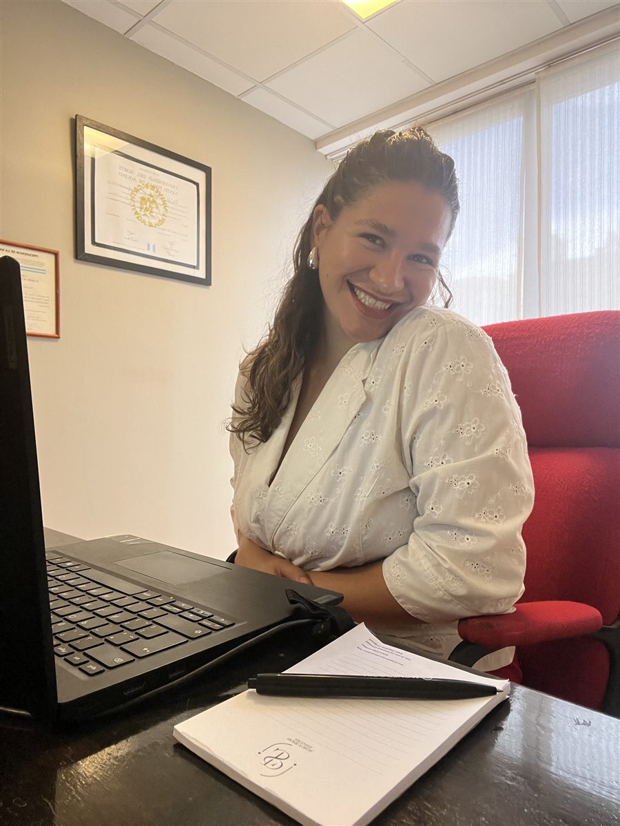 Abogada Sigrid Porcel en su estudio jurídico en Tucumán